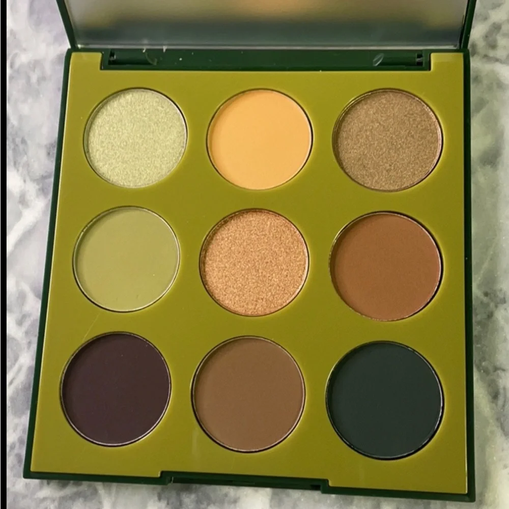 New Morphe Khaki Calling‎ Eyeshadow Palette